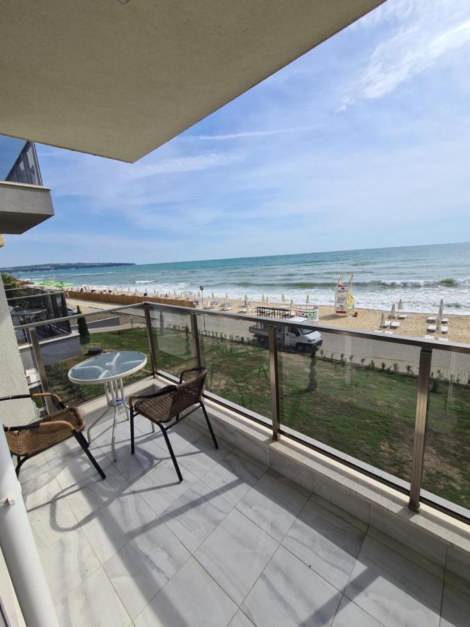 Gold Beach Apart Obzor Bagian luar foto